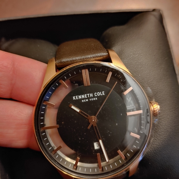 Mens Kenneth Cole Watch - Picture 2 of 6